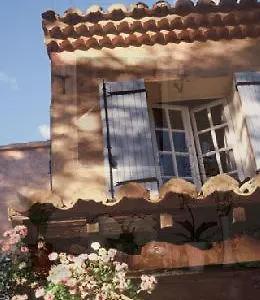 Des Pins Hotel